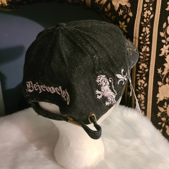 Rock and Royalty unisex hat - Picture 4 of 5